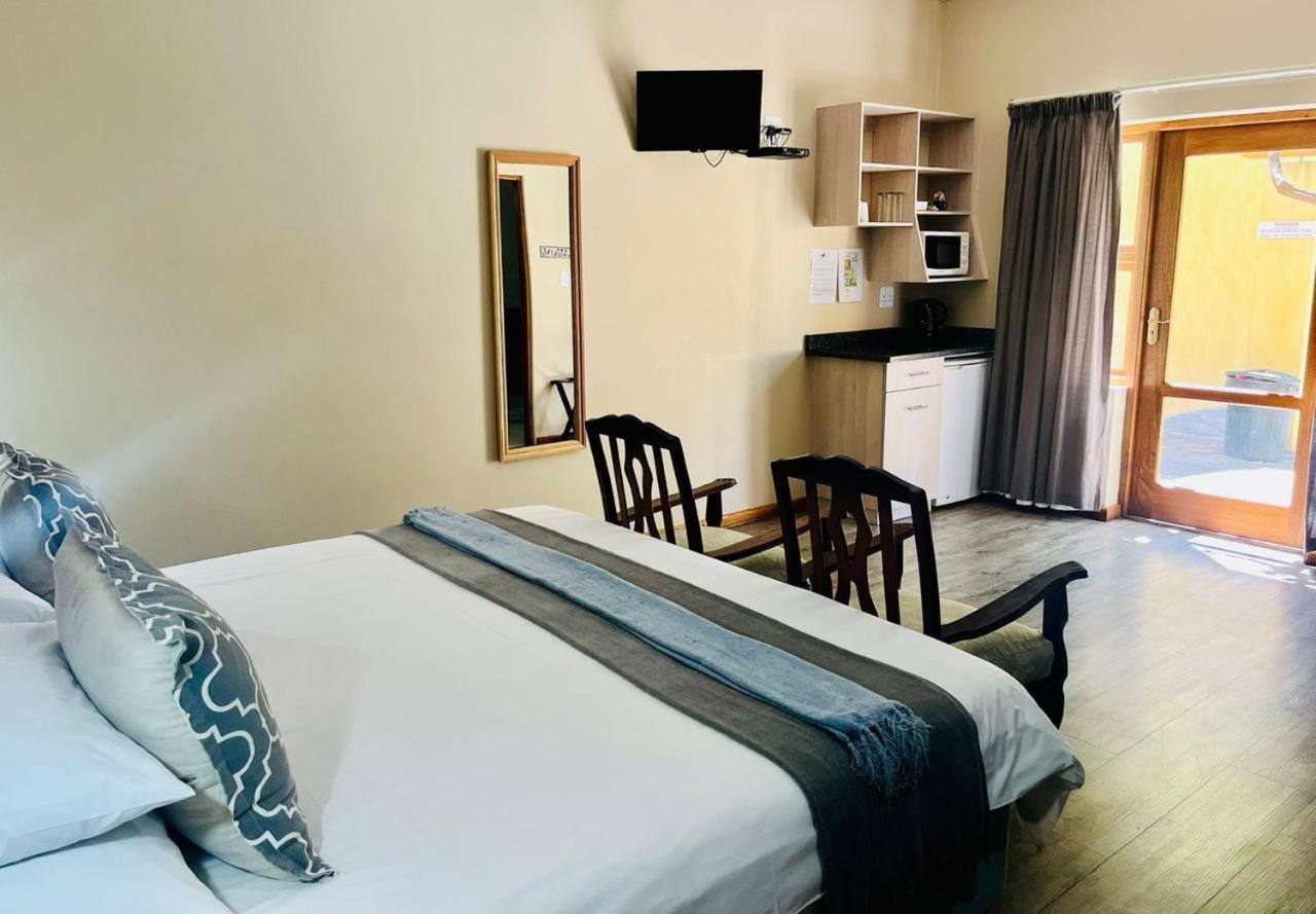 17 On Bird Guest House Beaufort West Ngoại thất bức ảnh