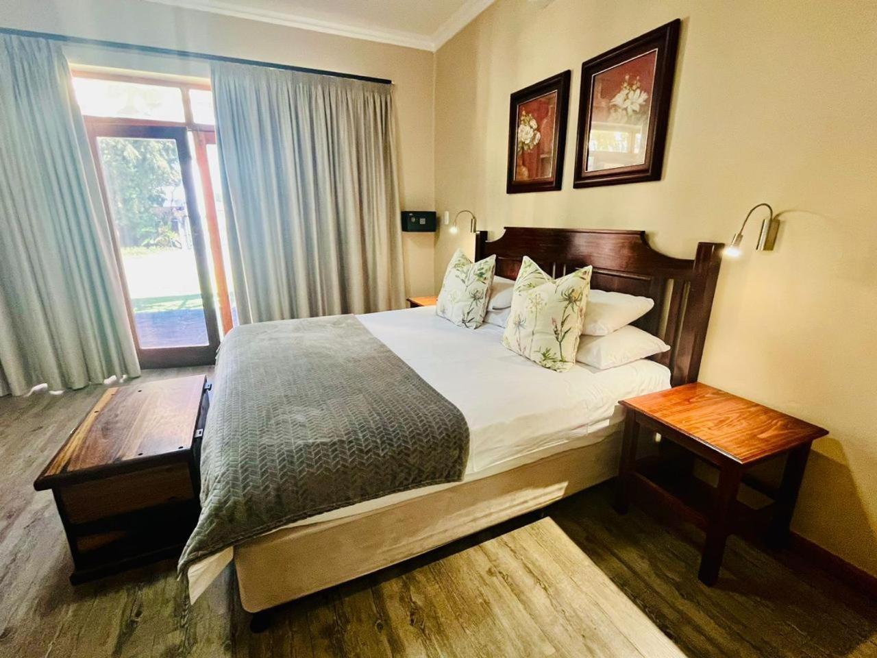17 On Bird Guest House Beaufort West Ngoại thất bức ảnh