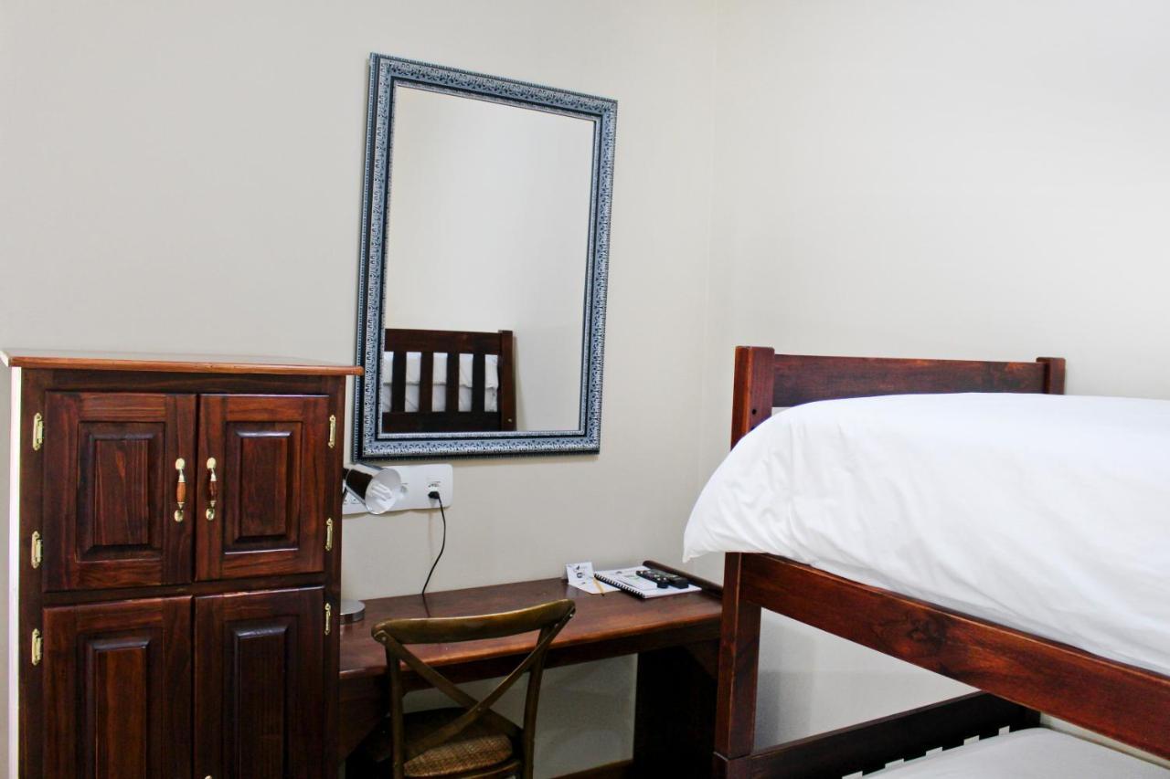 17 On Bird Guest House Beaufort West Ngoại thất bức ảnh